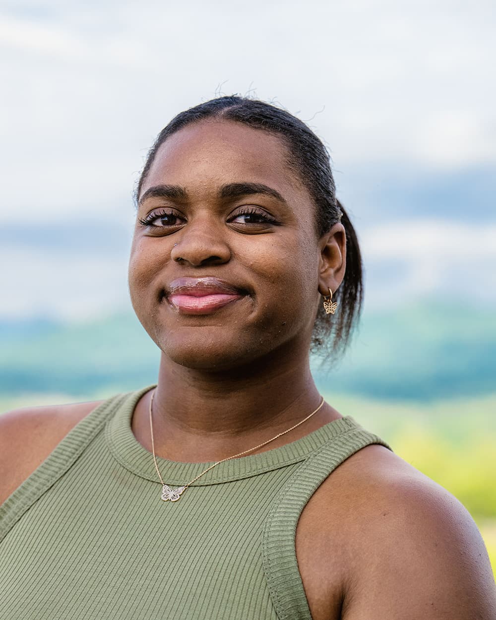 Mia Brown - Sales & Marketing Assistant Mia Brown - Sales & Marketing Assistant