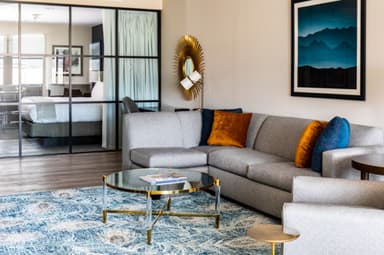 Hotel Weeks at Historic Haywood Park Hotel